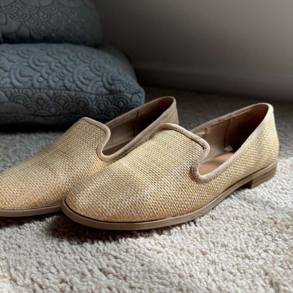 Universal Thread - Tan Rattan-Style Loafers! So cute! Women's 8.